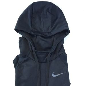Nike therma pullover hoodie